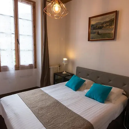 Hotel Ma Petite 2*