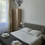 Ma Petite Hotel 2*