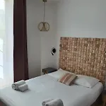 Ma Petite Hotel 2*