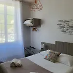 Hotel Ma Petite 2*