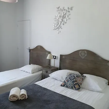 Ma Petite Hotel 2*